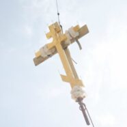 Водружение креста на главу колокольни